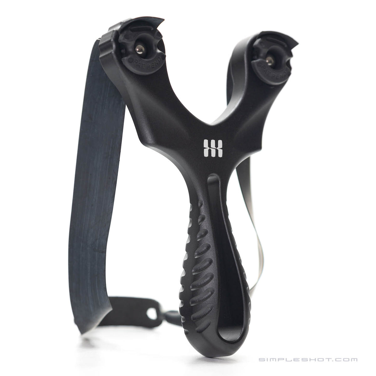 Axiom Ocularis PRO slingshot in black with black flat bands, front view
